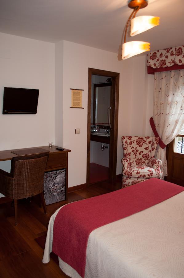 El Mirador De Fuentes Del Narcea Hotel Monco Room photo